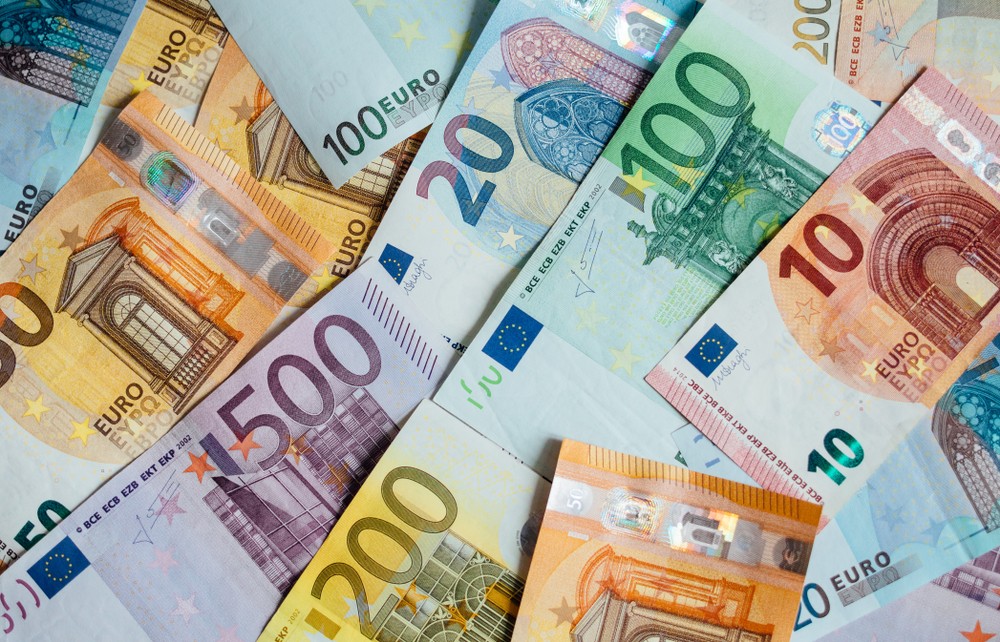 آشنایی با یورو و نحوه تبدیل آن به یک ارز ملی مشترک